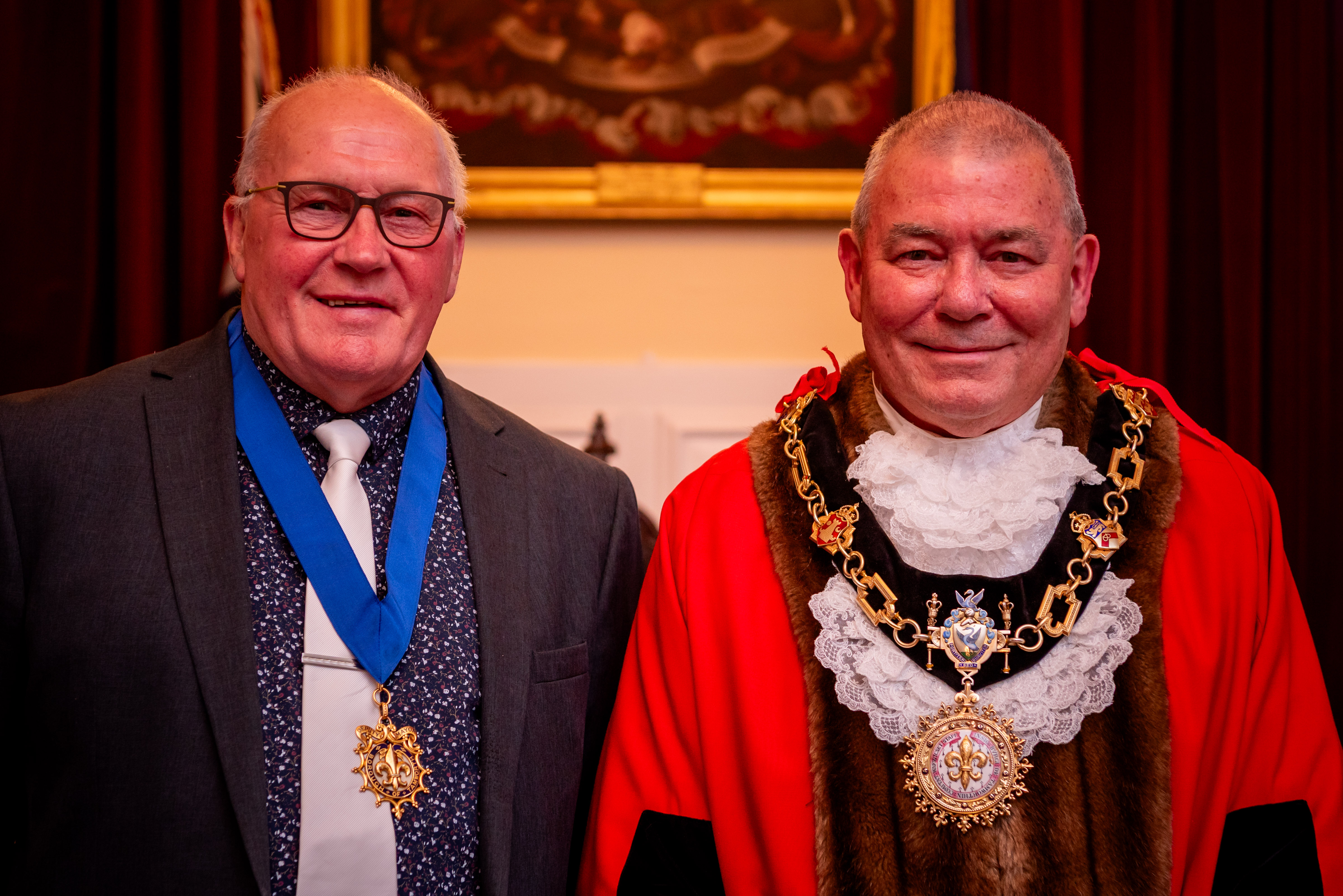 photo of mayor in robes and chains with a deputy mayor