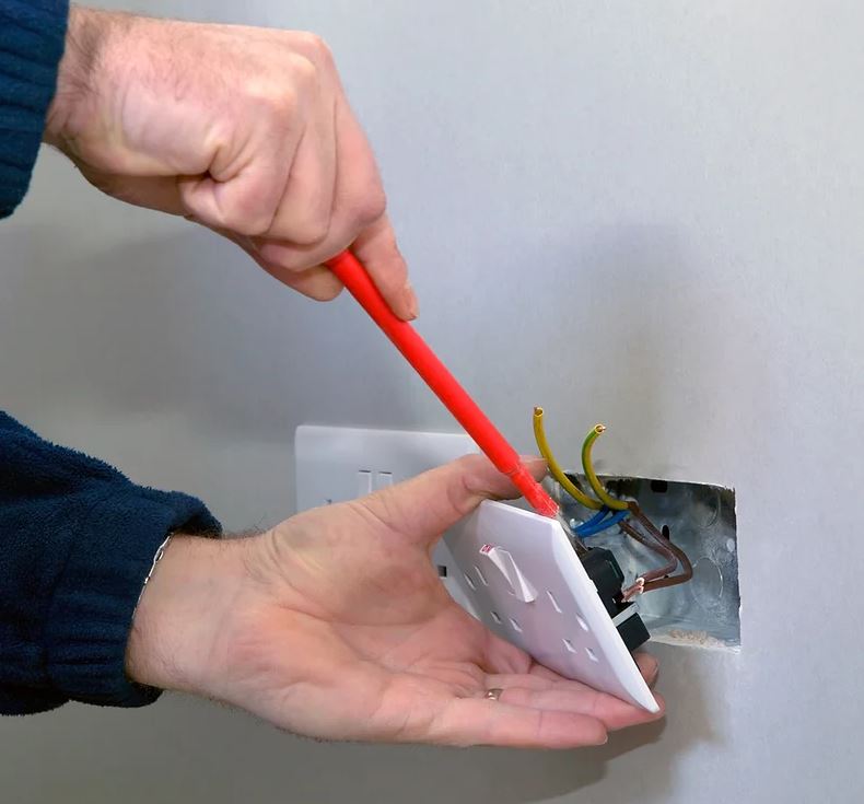 plug sockets with wires