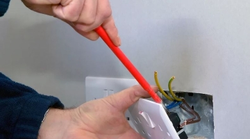 plug sockets with wires